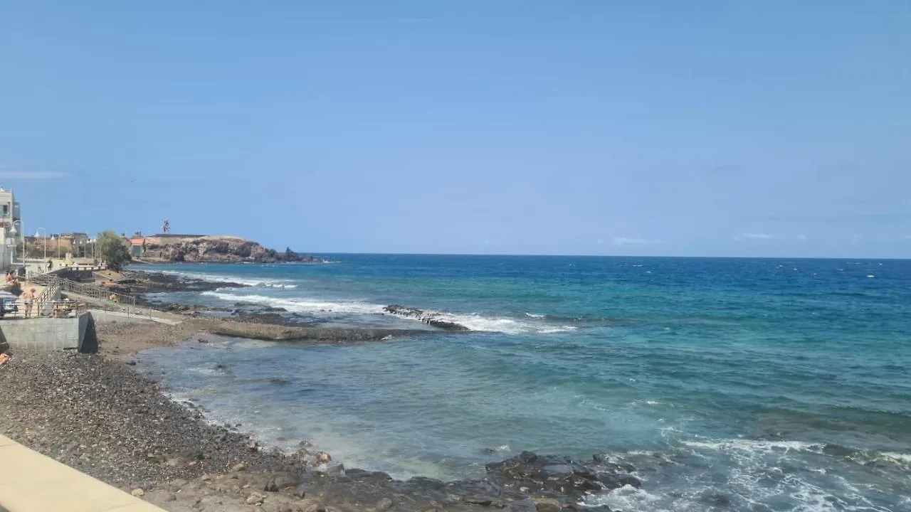 Arinaga Arena Y Mar Beach