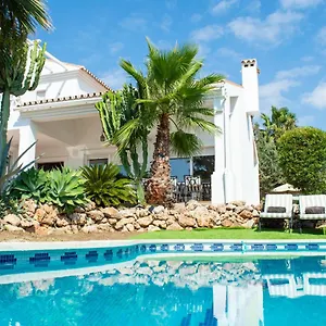https://villa-bendex-estepona-costa-del-sol.1costadelsol.com