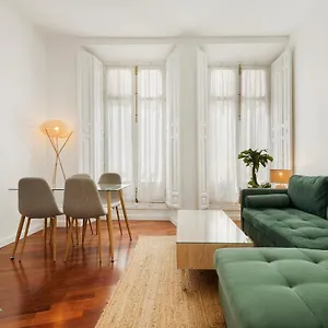 precioso-apartamento-en-el-corazon-de-malaga.hotelsinnerja.org/