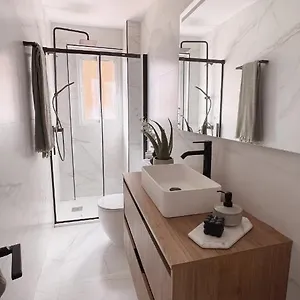 https://luxury-y-elegante-apartamento-con-piscina-en-la-playa.hotelsinnerja.org